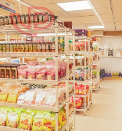 Supermarket mesh shelves
