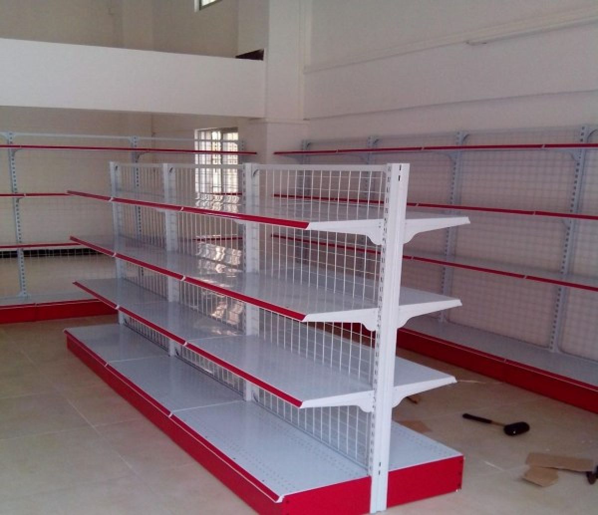 Những lưu ý khi sắp xếp hàng hóa lê kệ siêu thị